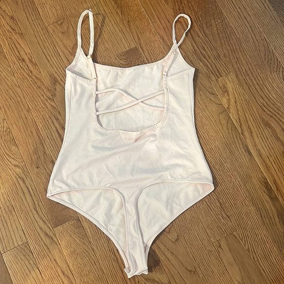 Free People Women’s Pale Pink Bodysuit Size Small - Picture 2 of 4